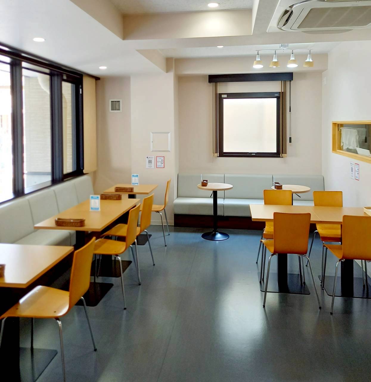 京都のヴィーガンカフェ ハチドリTableの店内