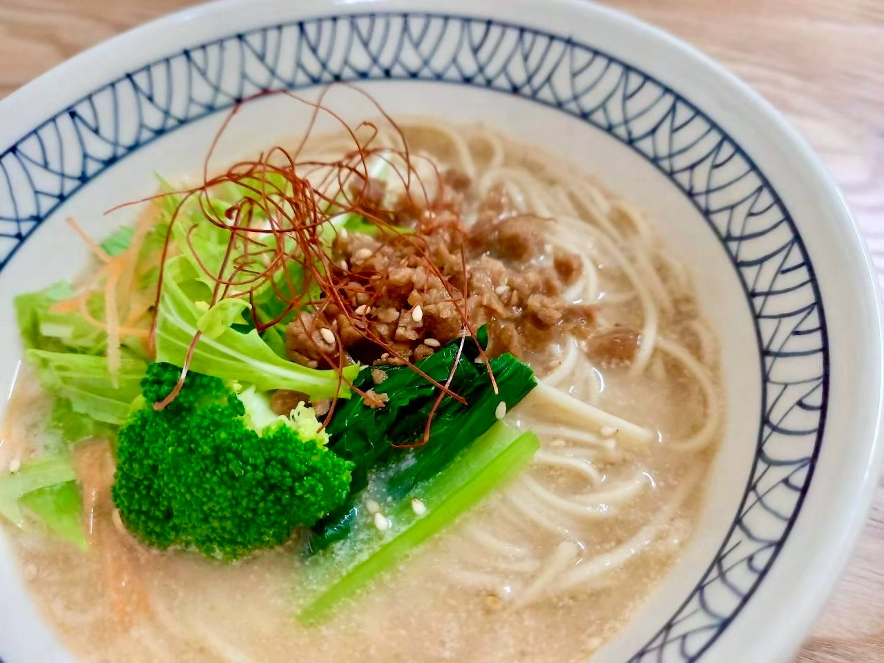 ハチドリTableのヴィーガン胡麻ラーメン